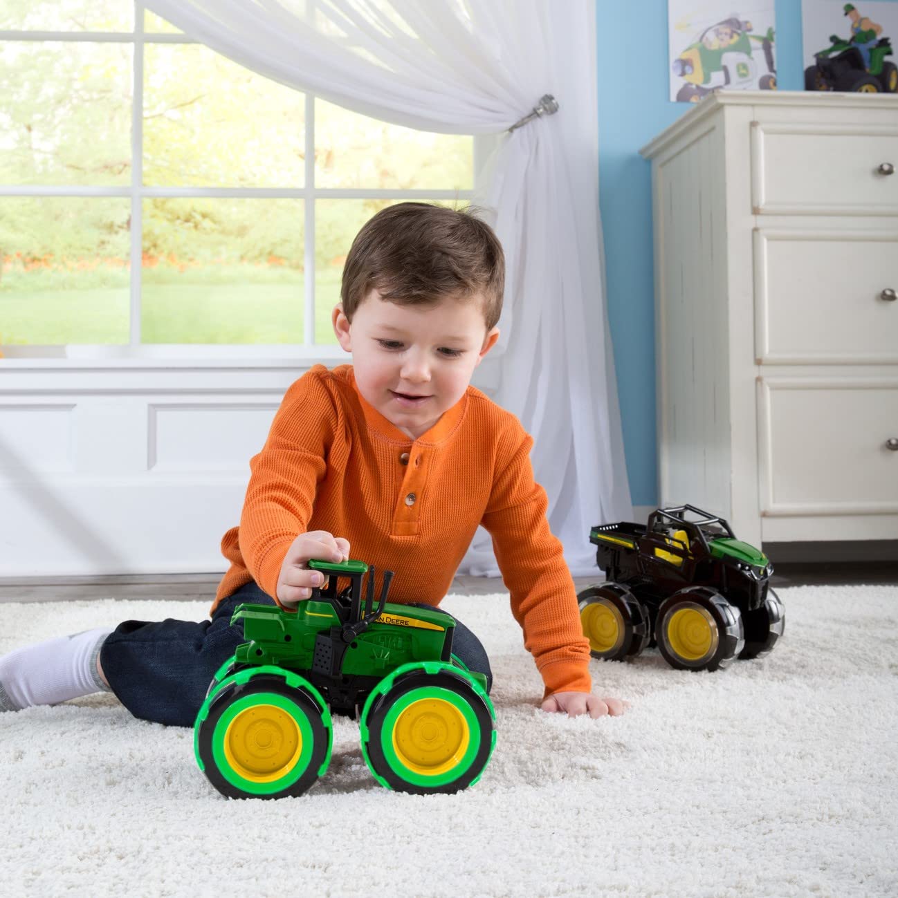 SMALL FARMER TRACTOR WITH MONSTAR WHEELS