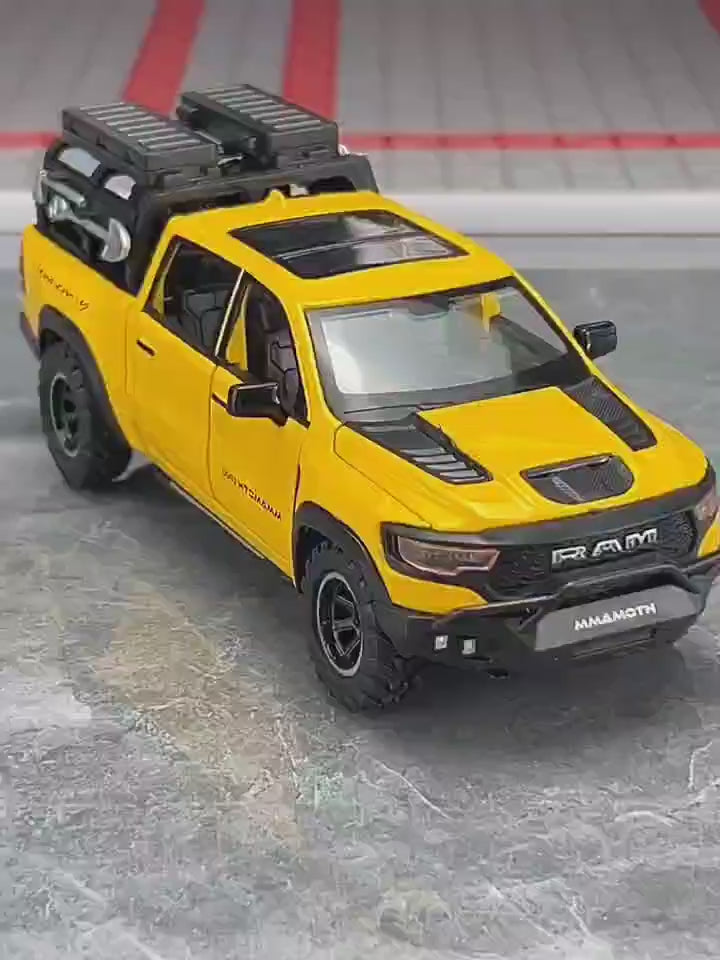 1:32  RAM Mammoth Pick-Up Model Car